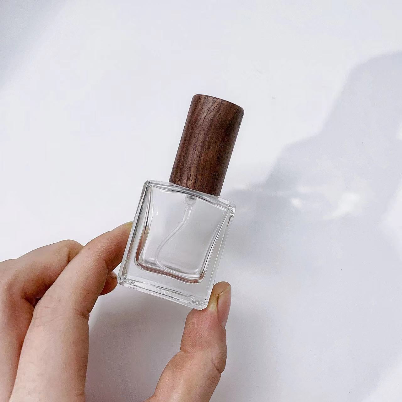 Прозрачная Толстая стеклянная  – обзор и цена Scent Eliminator Spray